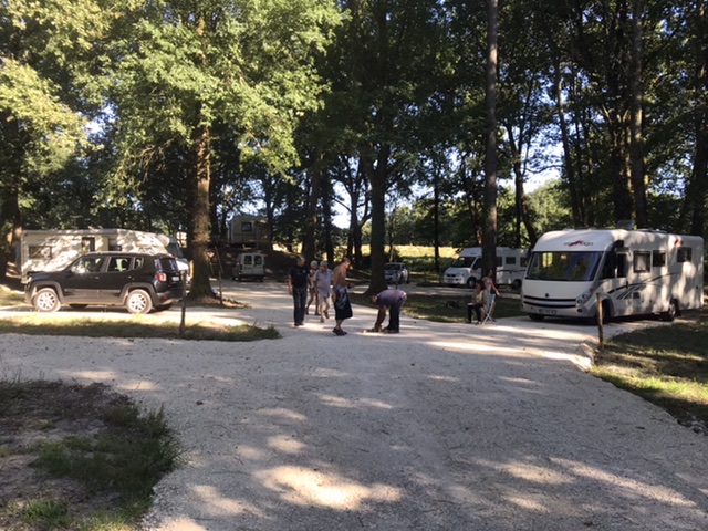 Aire camping-car à Bosset (24130) - Photo 4